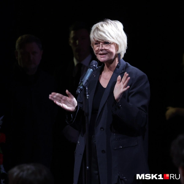 Юлия Меньшова произнесла трогательную речь на прощании с Верой Алентовой | Источник: Дмитрий Толстошеев / MSK1.RU