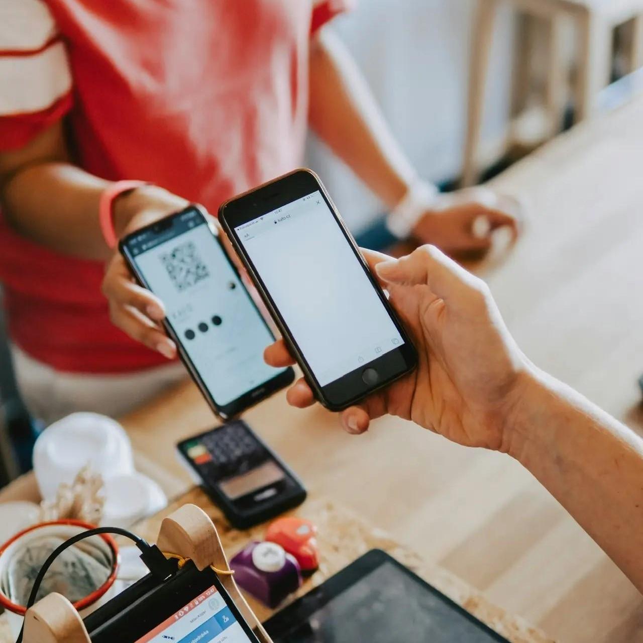 Переводы через СБП и QR-коды станут платными с 1 мая