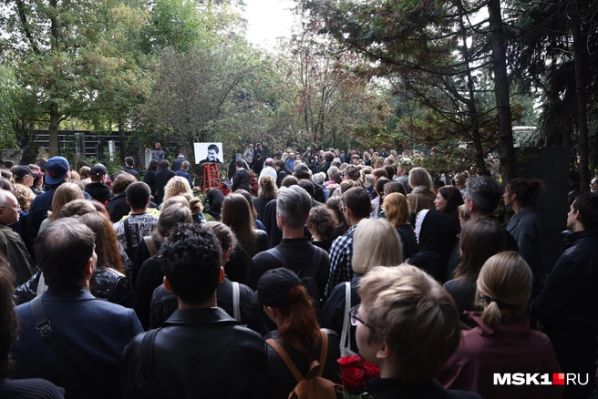 Как в Москве спустя месяц простились с режиссером Юрием Бутусовым | Источник: Татьяна Спиридонова / MSK1.RU