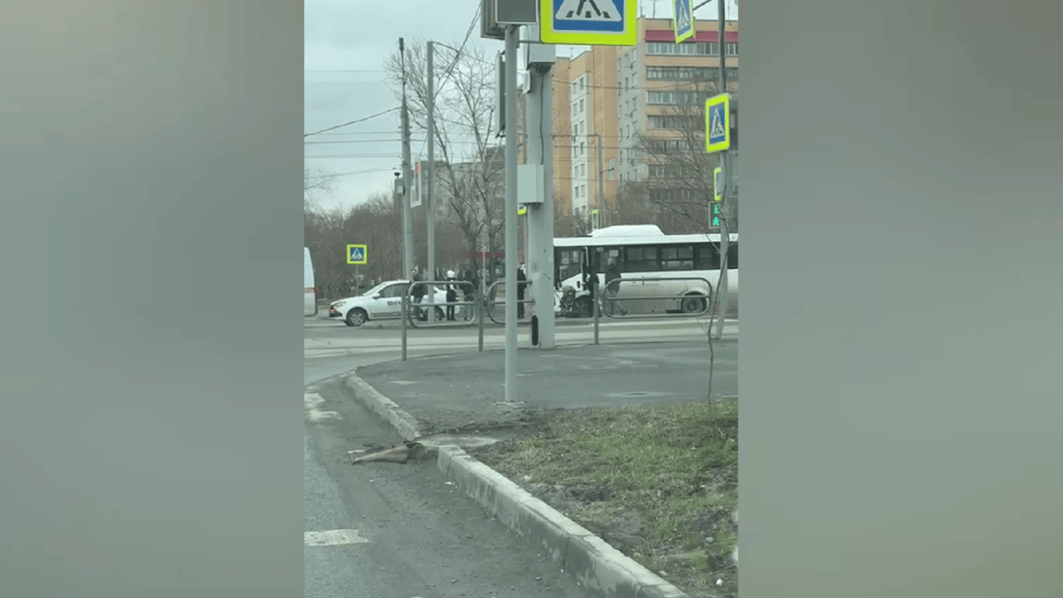 Из-за избиения инструктора после ДТП в Заозёрном полиция ведет проверку