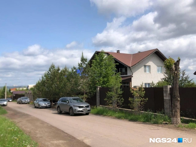 Обыски проводят в доме Владислава Логинова | Источник: Мария Ленц / NGS24.RU