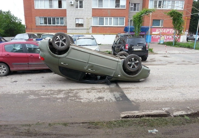 В Рязани перевернулся Chevrolet Lacetti | ya62.ru