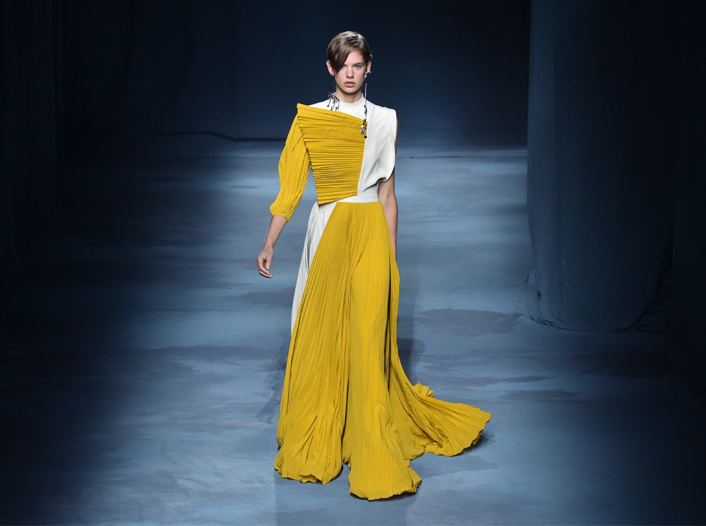 Фаворит герцогини: что Меган Маркл наденет из новой коллекции Givenchy SS 2019 | marieclaire.ru