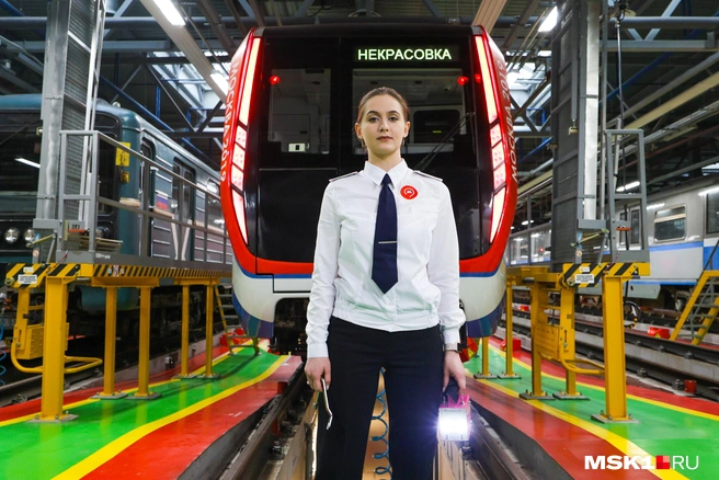 Женщина-машинист рассказала, как устроена ее работа в московском метро  | Источник: Артем Устюжанин / MSK1.RU 