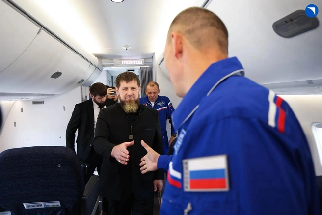 Глава Чеченской Республики Рамзан Кадыров побывал на борту МС-21 | Источник: «Заметки авиастроителей» / T.me
