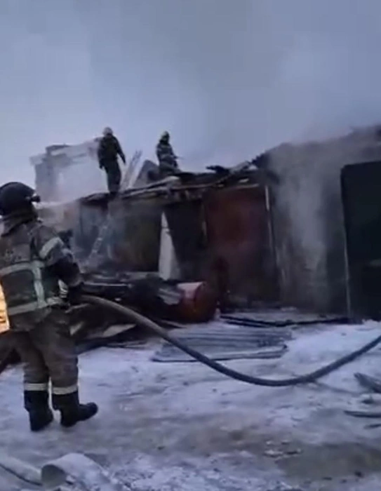 Огонь тушили 23 пожарных | Источник: скриншот видео