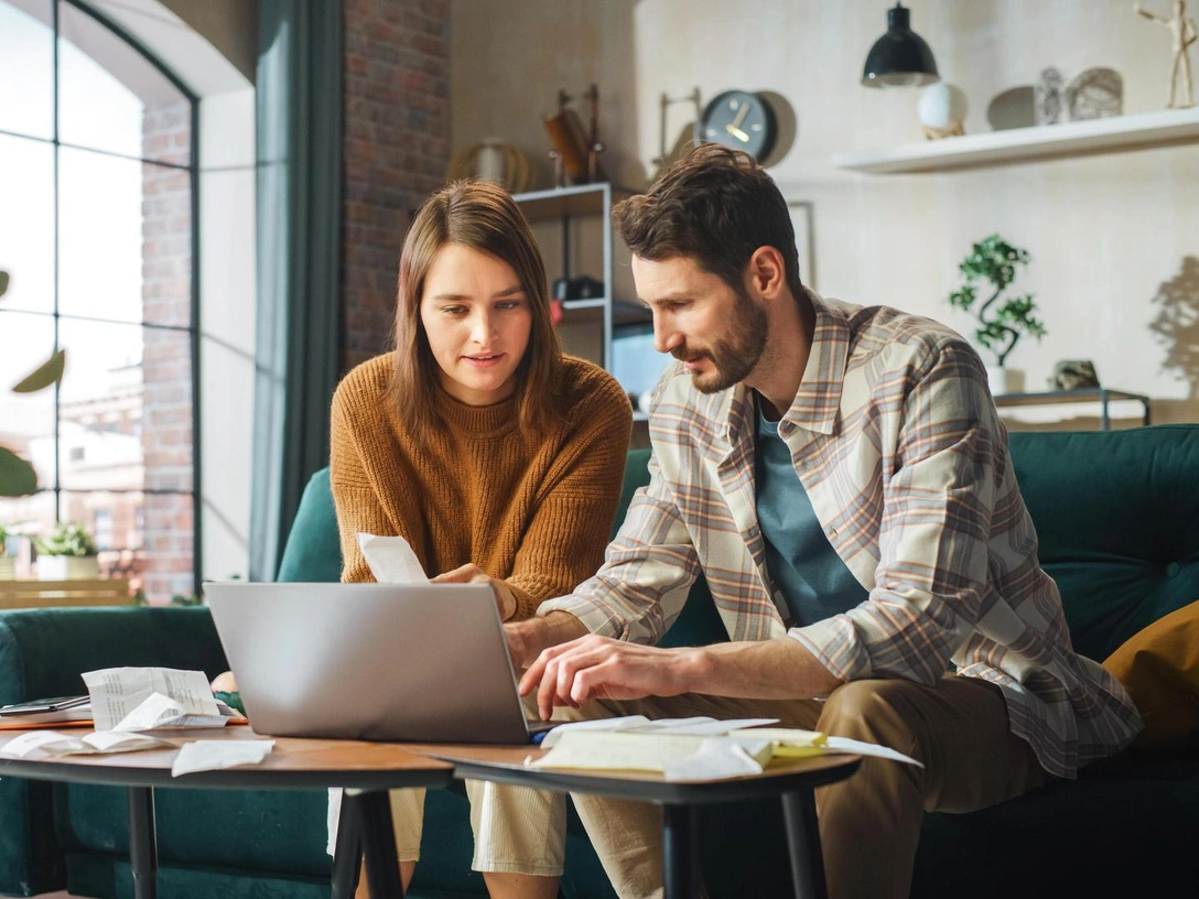 Почему экономия не поможет вам разбогатеть: вся правда о том, как на самом деле копить деньги | marieclaire.ru