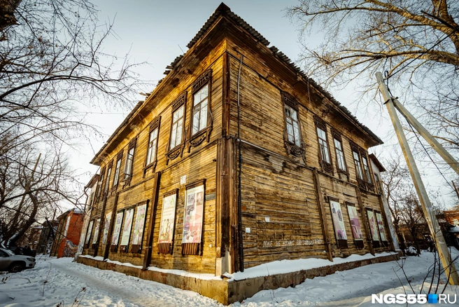 Дом доживает свой век. Смотреть на это больно | Источник: Кирилл Башинский / NGS55.RU