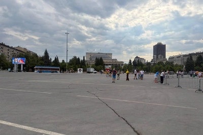Центр Новосибирска перекрыли на День города — как выглядят улицы без машин