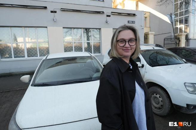 Екатерина встречает пассажиров с улыбкой | Источник: Кирилл Кушнов / E1.RU
