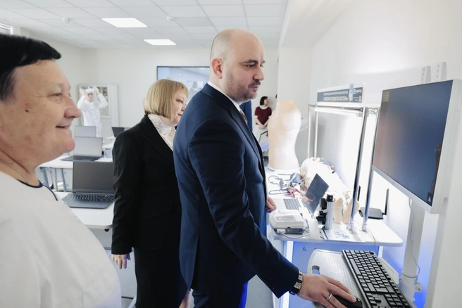 Губернатор пожелал студентам не только учиться, но и ценить дружбу и поддержку родителей и педагогов | Источник: пресс-служба Правительства Самарской области