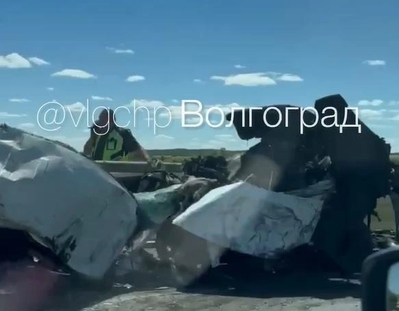 В это сложно поверить, но водитель «Газели» выжил в ДТП | Источник: Vlgchp / T.me