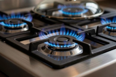 В Луговом почти сутки нет газа из-за порыва