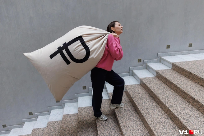 У кого-то «замороженная» часть пенсии может оказаться довольно весомой. Как ее забрать, рассказываем ниже | Источник: Алексей Волхонский / V1.RU