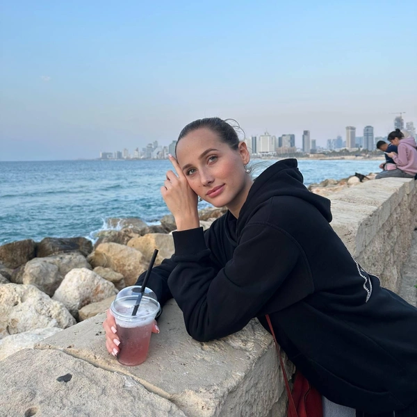 Полина Грекова | www.starhit.ru
