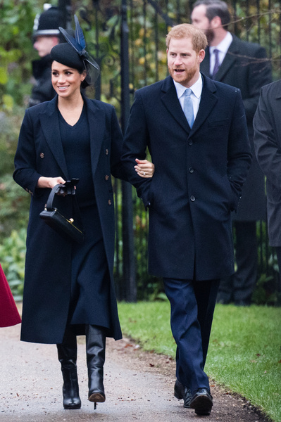 <p>8 января 2020 года Гарри и Меган сообщили, что намерены сложить с себя королевские обязанности, дабы сосредоточиться на своей семье</p>