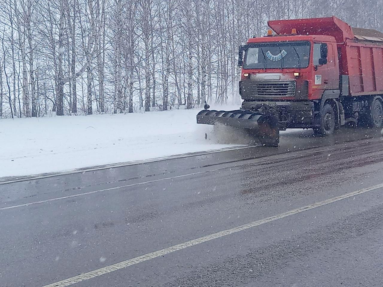 Снегопад заметает Волгоградскую область. Дорожники просят без необходимости не выезжать на трассы