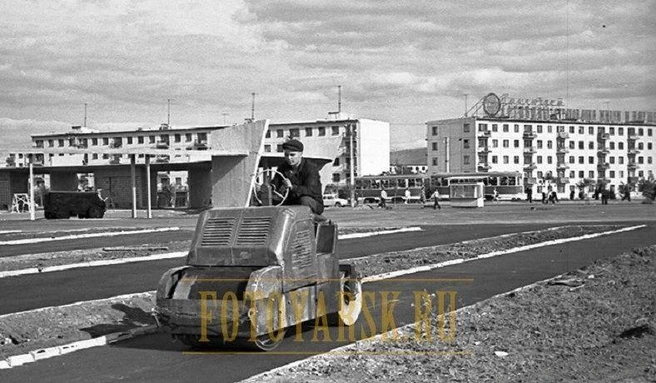 Укладка пешеходных дорожек на Предмостной площади | Источник: «Красноярск Исторический» / Telegram
