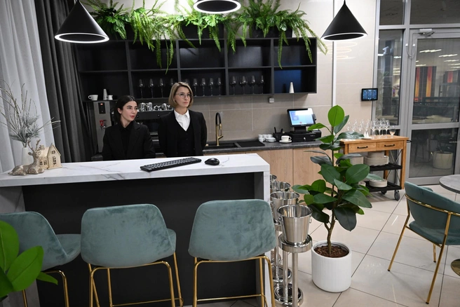 Специально для практики в ресторане оборудовали настоящую барную стойку | Источник: kzn.ru