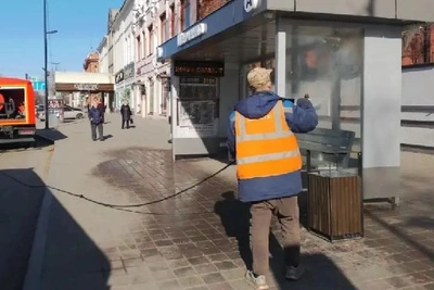 В Благовещенске завершают расконсервацию ливневок и моют остановки