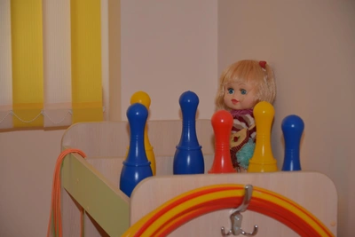 Парень и мать из Иркутска осуждены за истязание детей