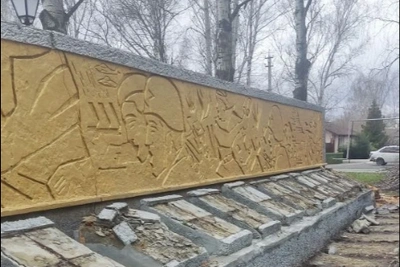 В Малой Сердобе начали благоустраивать памятник воинам
