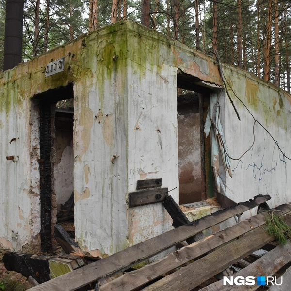 Еще один корпус, тоже пострадавший от пожара | Источник: Рихарда Лем / NGS.RU