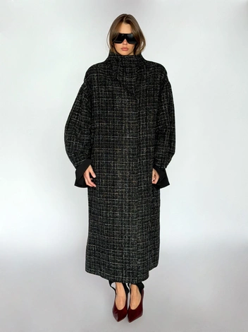 Пальто&nbsp;— 25&nbsp;000₽ | Источник: Varvara-trend.ru