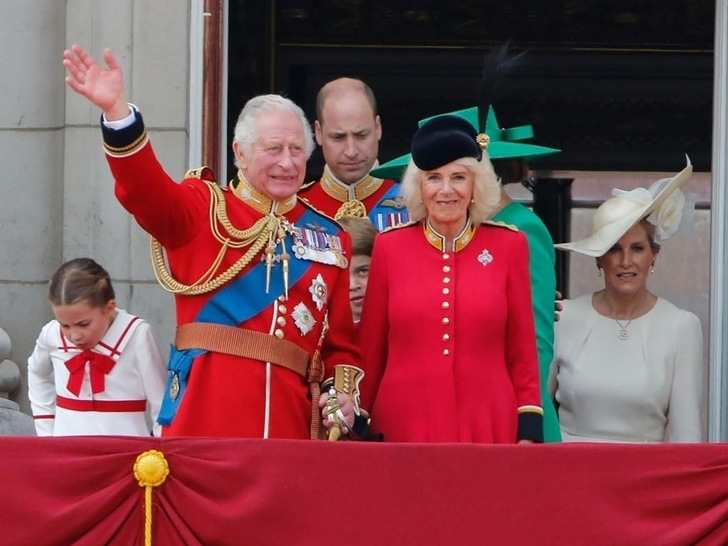 Трещина в браке? Три дерзких слова Карла III королеве Камилле, которые ...