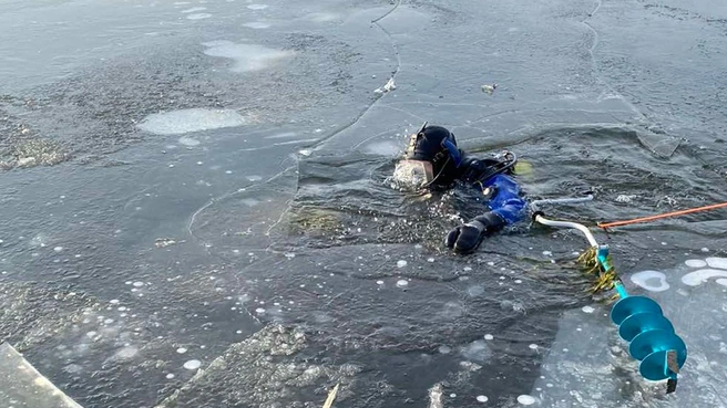 Погибшего достали местные водолазы | Источник: ПСС СО 