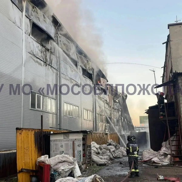Во время пожара в здании частично обвалилась крыша и фасад | Источник: ГКУ МО «Мособлпожспас»