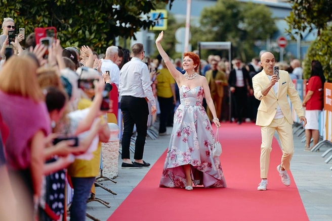 В конкурсной программе кинофестиваля — полнометражные, короткометражные и документальные фильмы | Источник: sochi.ru