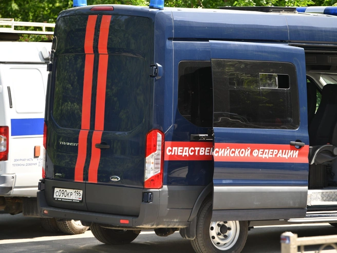 Следователи устанавливают обстоятельства происшествия | Источник: Артем Устюжанин / E1.RU