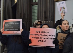 #НетОправданий! Казахстанки в Лондоне вышли на митинг против насилия