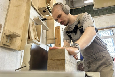 Krasnoyarsk craftsman adopts Japanese technique to make toys