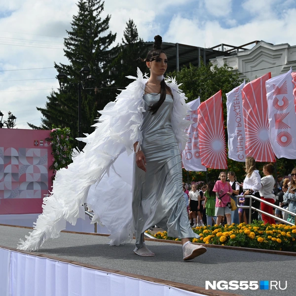 А какой наряд-то… | Источник: Артемий Скиба / NGS55.RU 