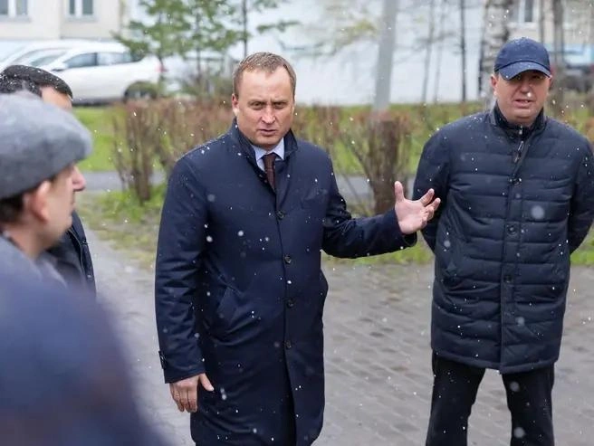 Судя по всему, чиновник предпочитает в том числе итальянские бренды | Источник: Максим Слепов / Вконтакте