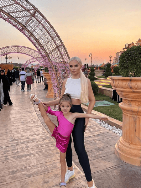 Звезда «ДОМа-2» Валера Блюменкранц встречается с блондинкой из Дубая