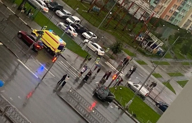 Авария произошла на проспекте Академика Сахарова | Источник: читатель E1.RU