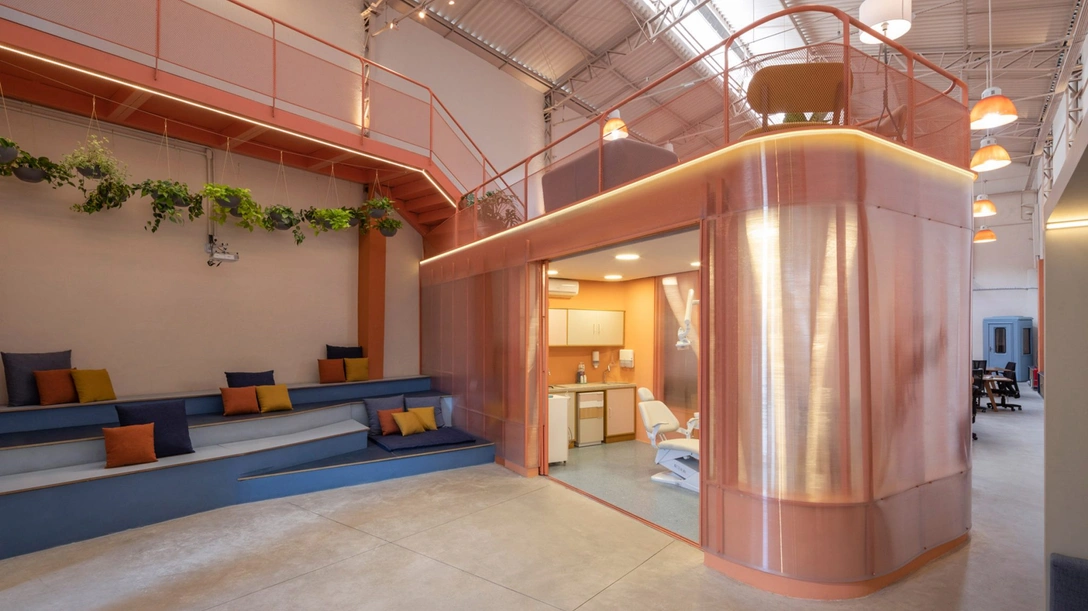 Офис в здании бывшего склада в Сан-Паулу | Источник: Майра Акаяба