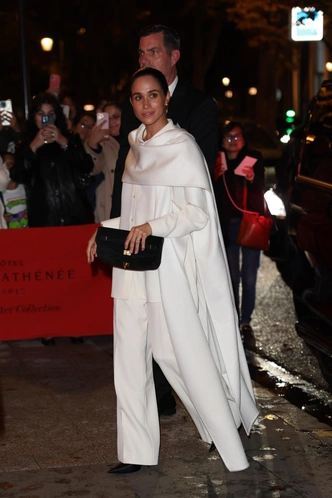 Меган Маркл на показе Balenciaga весна-лето 2026. 