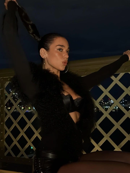 Источник: dualipa