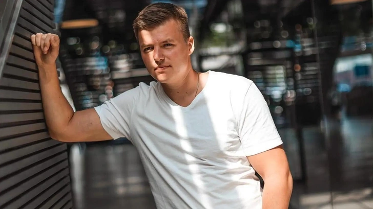 Артем Чекалин | www.starhit.ru