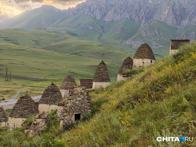Впечатлительным не стоит заглядывать внутрь склепов | Источник: Тамара Ван-Фу-Ли / CHITA.RU