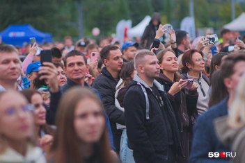 Пермяки заполнили эспланаду | Источник: Тимофей Калмаков / 59.RU
