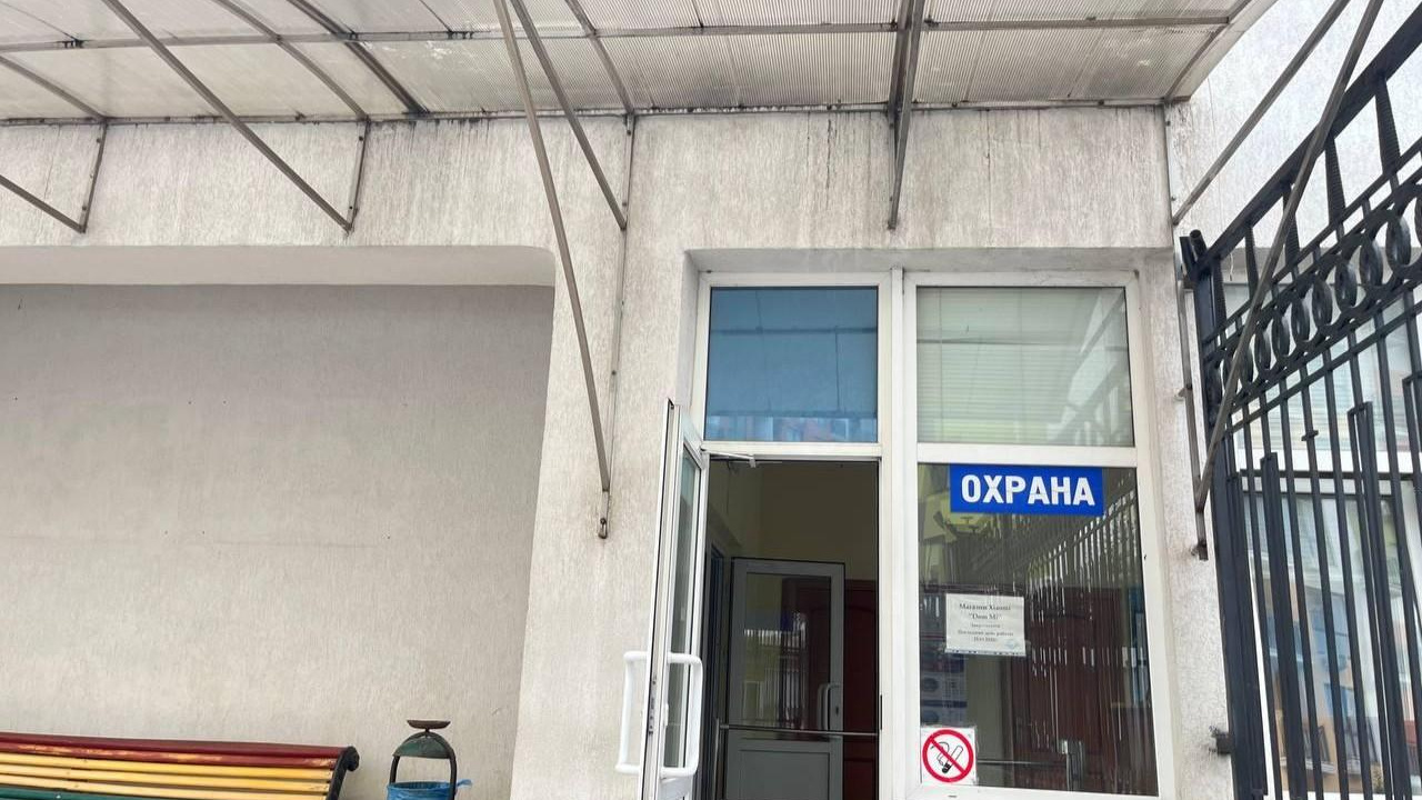 Офис сочинской компании, которая строит стратегически важный мост в Приморье, оказался пуст