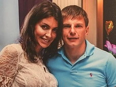 «Надо потерпеть»: бывшая жена Андрея Аршавина обратилась за помощью к хирургу