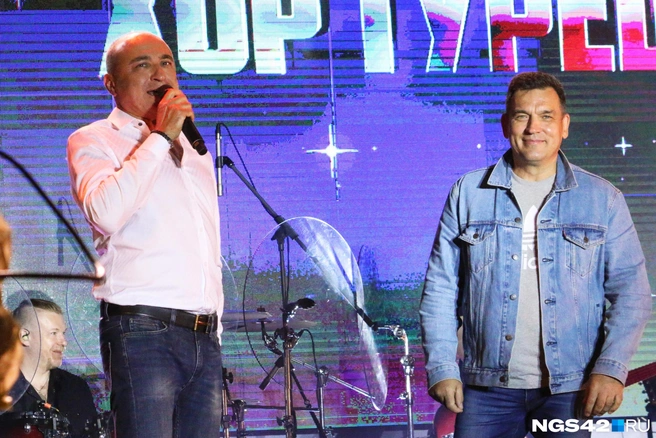 Концерты, между тем, никуда не делись. Богатым на звезд получился День шахтера-2023, когда в Новокузнецке пел Хор Турецкого | Источник: Игорь Епифанцев / NGS42.RU