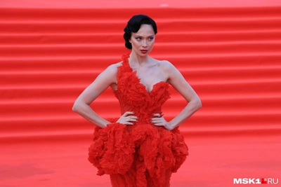 Настасья Самбурская в платье «Амапола» на ММКФ