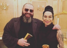 В Сети обсуждают помолвку Максима Фадеева и Наргиз Закировой